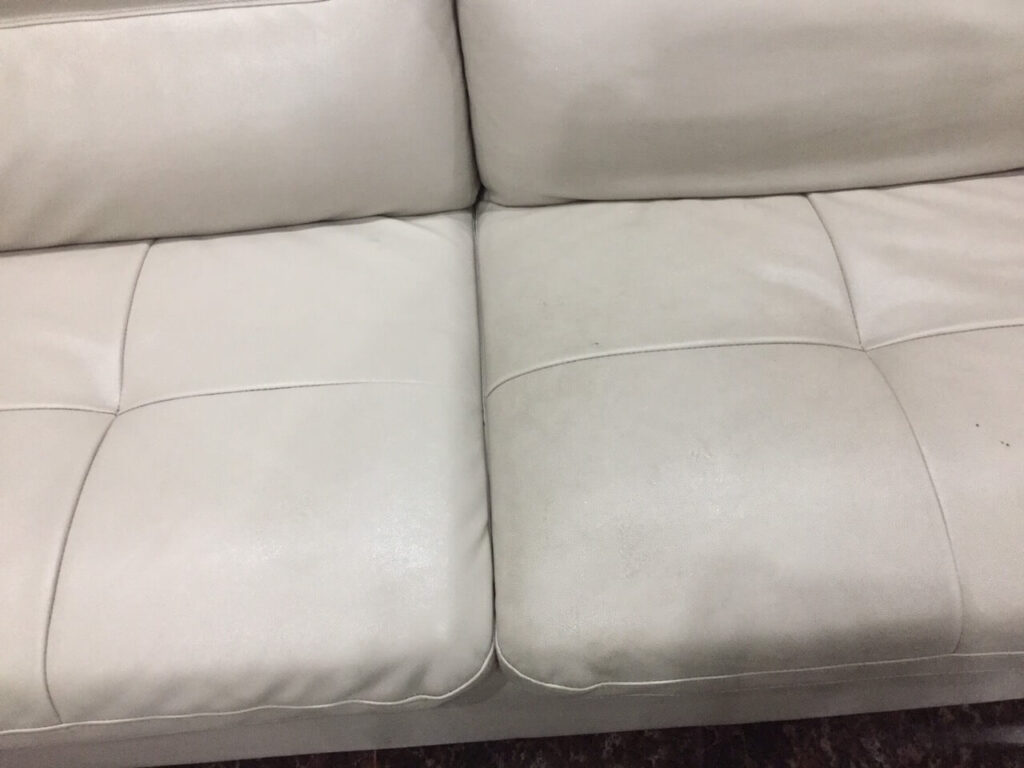 Vệ sinh sofa tại nhà